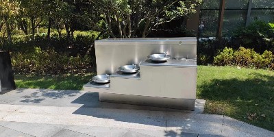 学校体育馆操场都选择安装的大型户外不锈钢饮水台