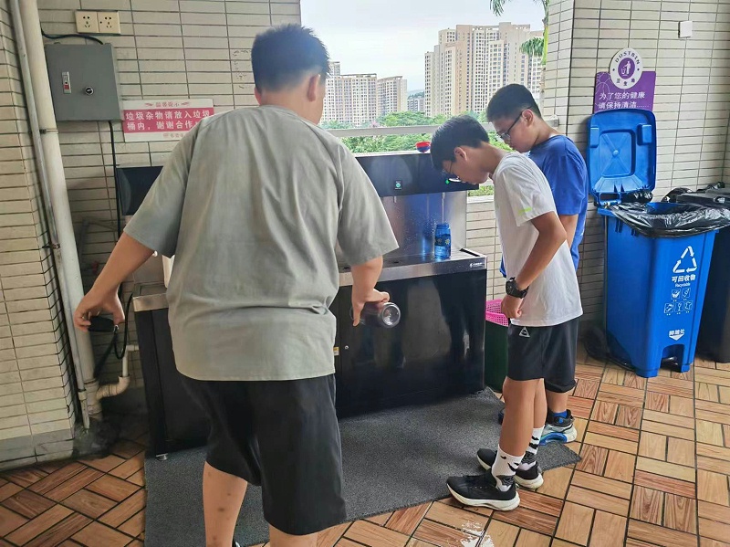 中学直饮水机