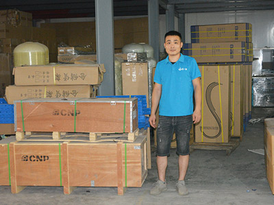 深圳圣蓝-纯净水设备装配员工