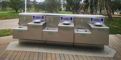 圣蓝净水设备户外直饮水台在城市当中的应用