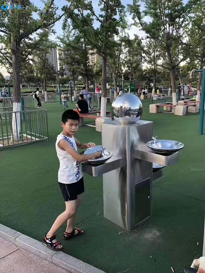 公园户外饮水台